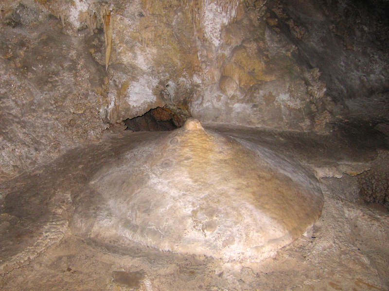 Slippery Nipple Formation in Carlsbad Cavern